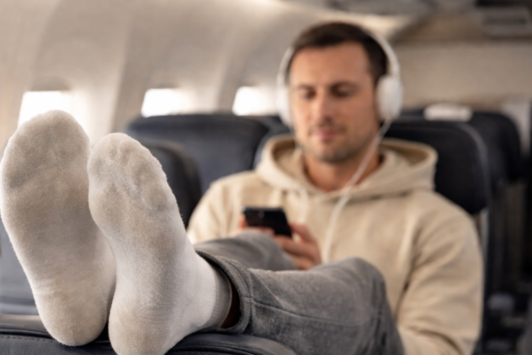 Niste kod kuće: Tri nepisana pravila u avionu koja treba da ispoštujete