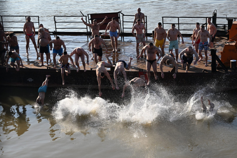 Plivanje za Časni krst organizovano širom Republike Srpske, Crne Gore i Severne Makedonije