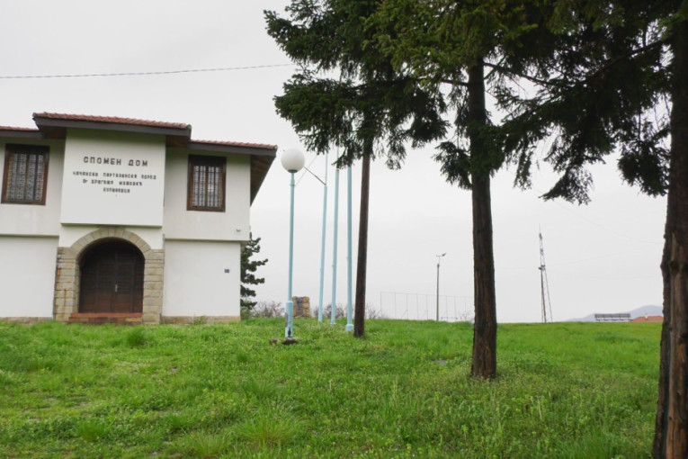 Besplatno lečio siromašne i lično plaćao njihove lekove koje su podizali na recept: Čuveni Dragiša Mišović večno zadužio Srbe