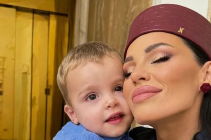 “Zlato tetkino, da te Bog čuva” Bojana Šijan podelila dirljivu sliku sa Krstanom