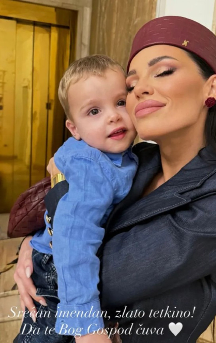 “Zlato tetkino, da te Bog čuva” Bojana Šijan podelila dirljivu sliku sa Krstanom