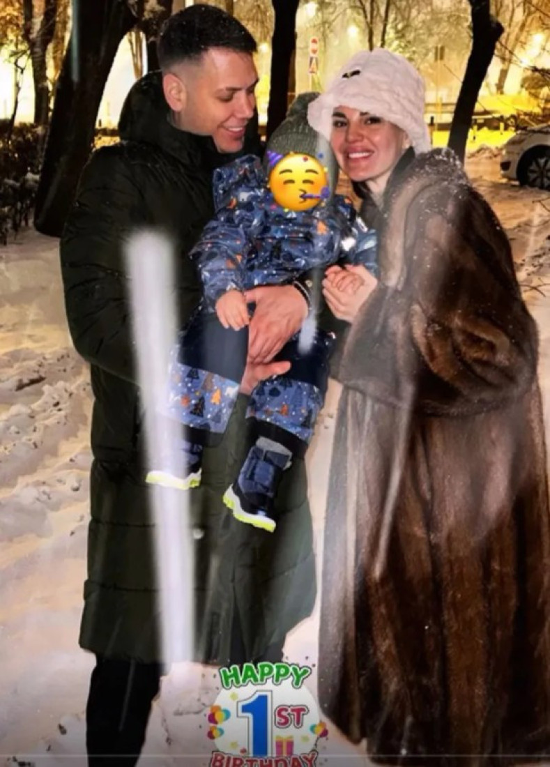 “Hvala ti ženo, hvala ti Bože” Bogdan i Jovana objavili sliku sa Jakovom