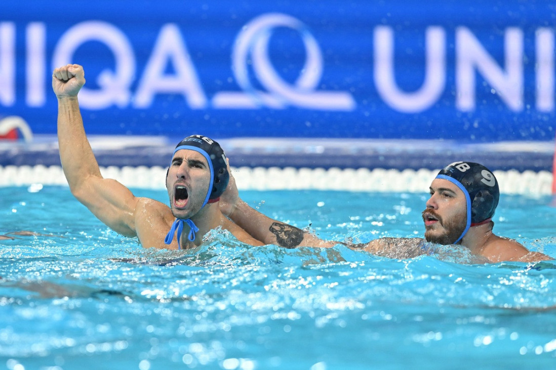 Srbija u udarnom terminu: Polufinale pomereno, "delfini" čekaju pobednika "evropskog klasika"!