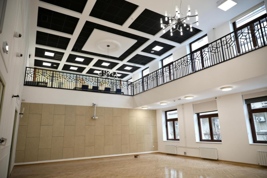 Učenici Trgovačke škole u Hilandarskoj ulici od danas ponovo u svojim klupama