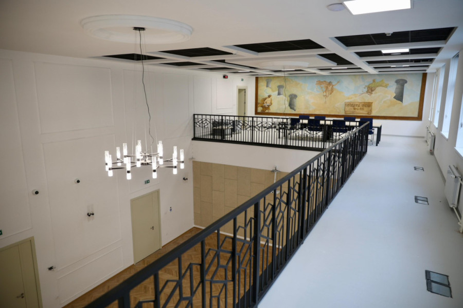 Učenici Trgovačke škole u Hilandarskoj ulici od danas ponovo u svojim klupama