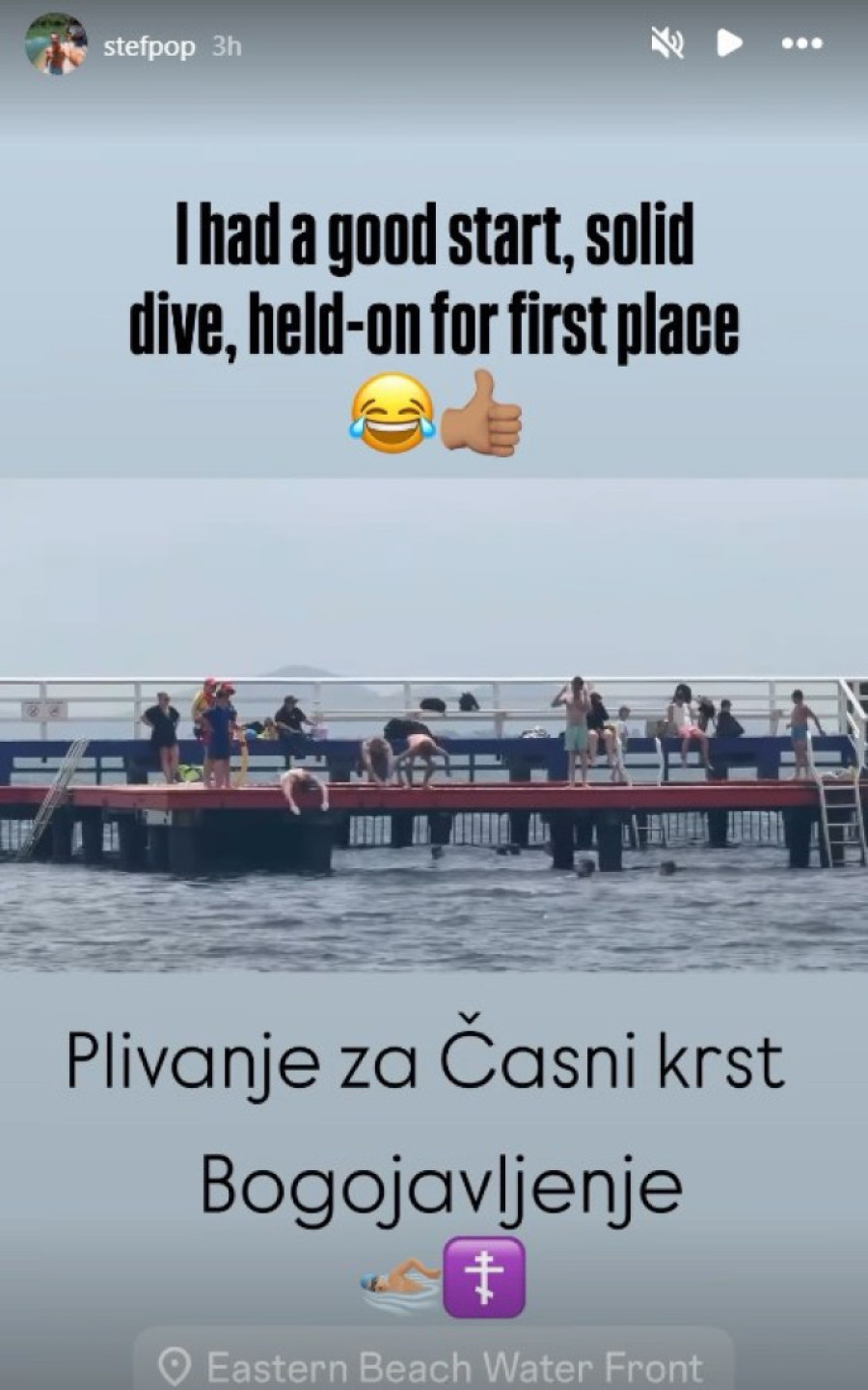 Voditelj plivao za Časni krst u Australiji: Ponosan se oglasio! (FOTO)