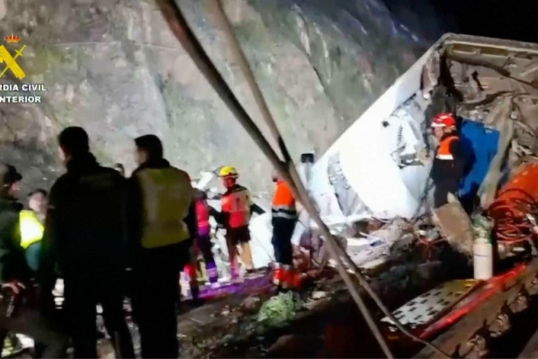 Oglasio se ministar saobraćaja posle nesreće u Španiji: Izjavio da je železnička nesreća "izuzetno čudna"