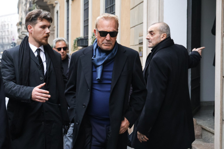 Stil bez roka trajanja: Holivudska legenda zasenila i duplo mlađe frajere na ulicama Milana (FOTO)