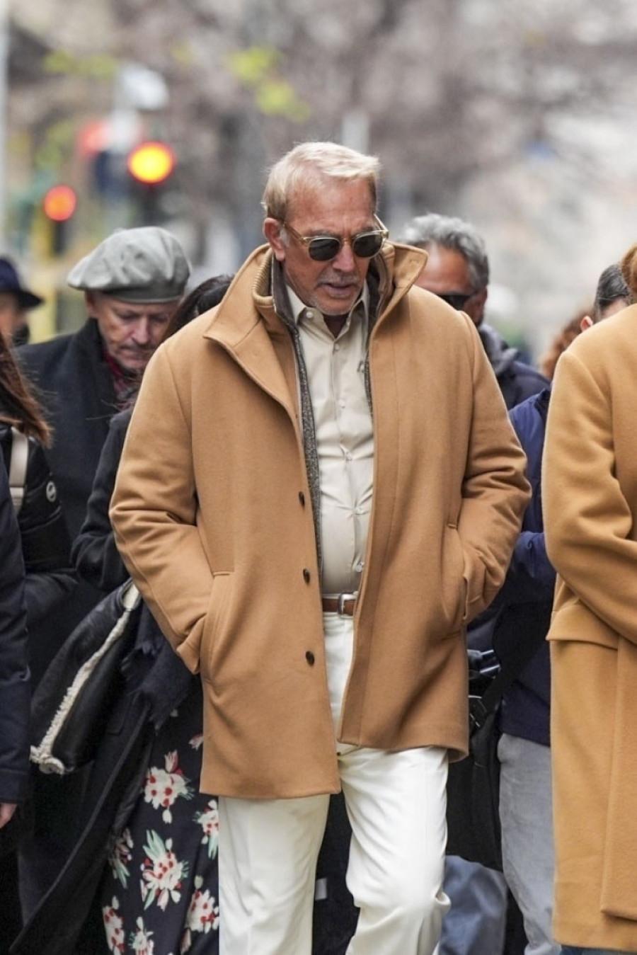 Stil bez roka trajanja: Holivudska legenda zasenila i duplo mlađe frajere na ulicama Milana (FOTO)