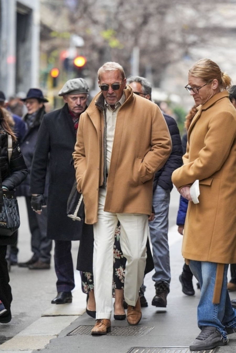 Stil bez roka trajanja: Holivudska legenda zasenila i duplo mlađe frajere na ulicama Milana (FOTO)
