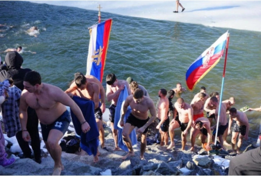 Desetine sugrađana se okupilo na Beloj reci! Predsednica opštine  Voždovac čestitala vernicima Bogojavljenje: Neka nam donese mir i slogu