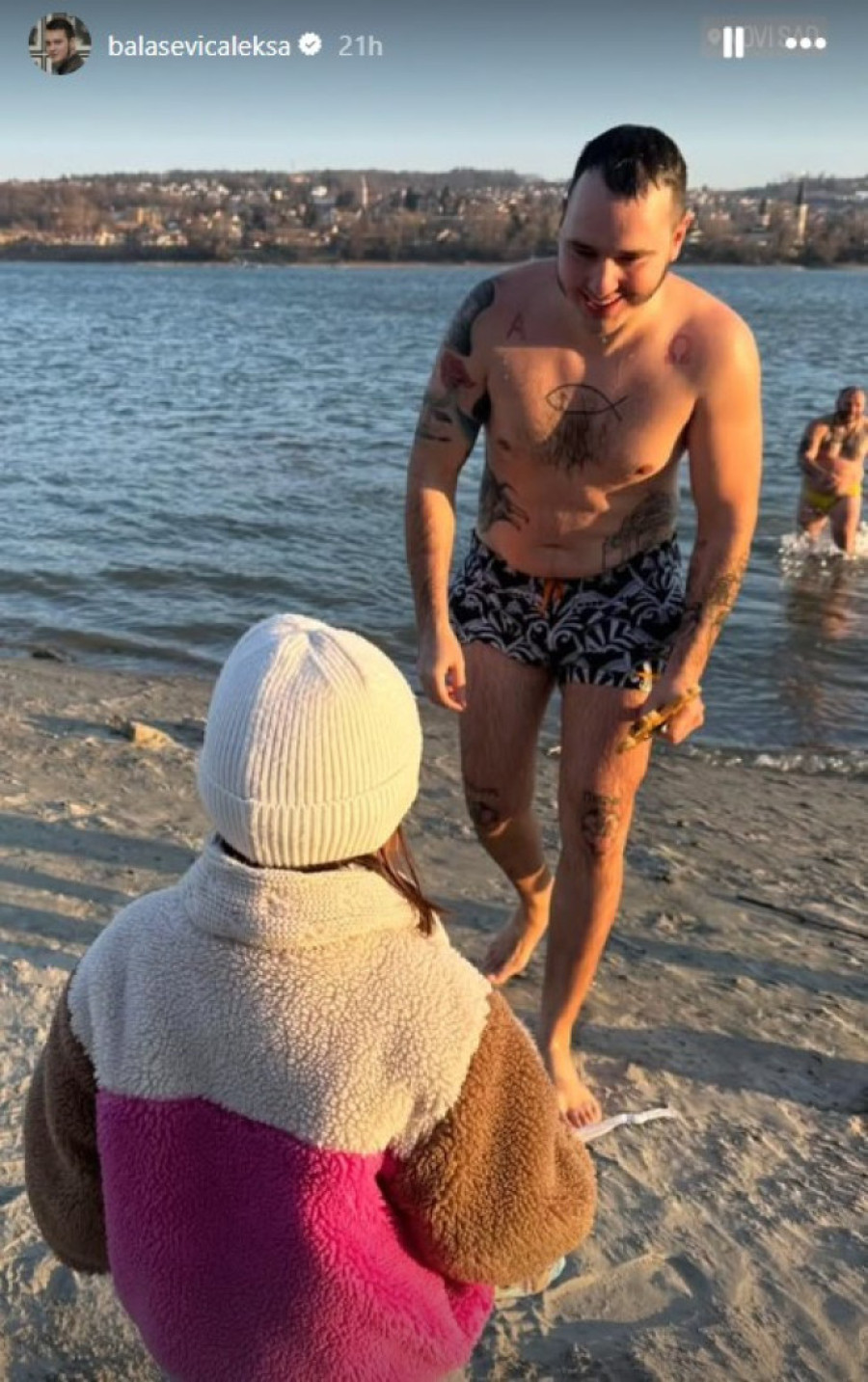 Balaševići slave Svetog Jovana: Aleksa posle smrti oca nastavio da neguje tradiciju, ćerkica oduševljena (FOTO)