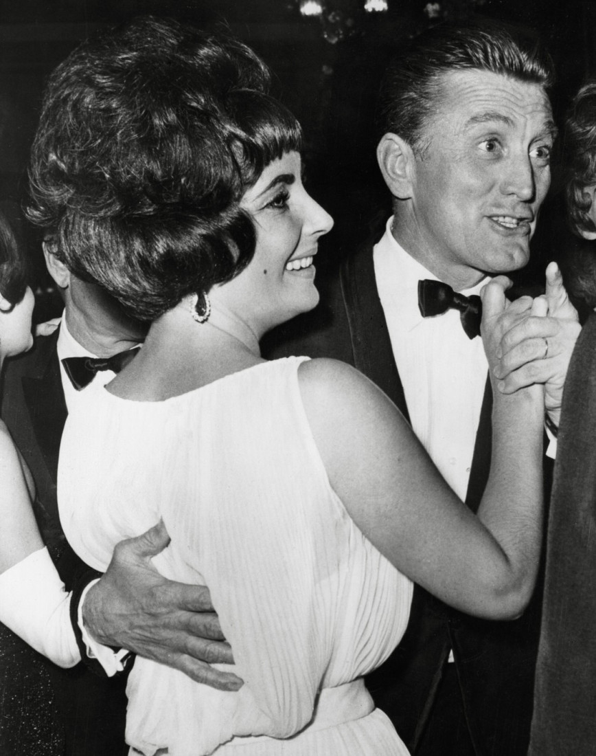 Prikaz karijere Valentina Garavanija kroz devet haljina koje su zauvek promenile svet mode: Od Džeki Kenedi do princeze Dajane (FOTO)