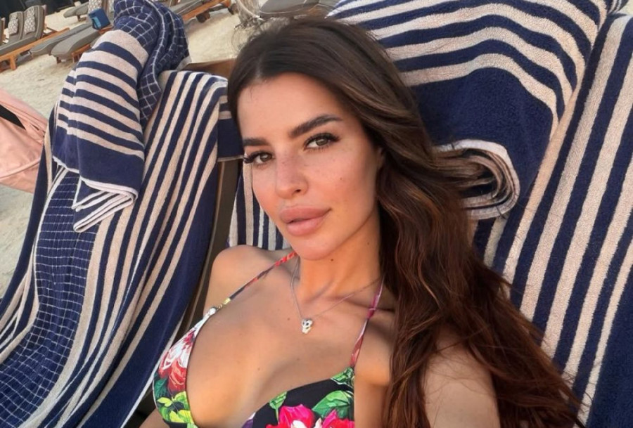 Oglasila se majka Ane Rajković: Progovorila o njihovom odnosu, pa "nestalim" fotkama sa ćerkom i zetom!