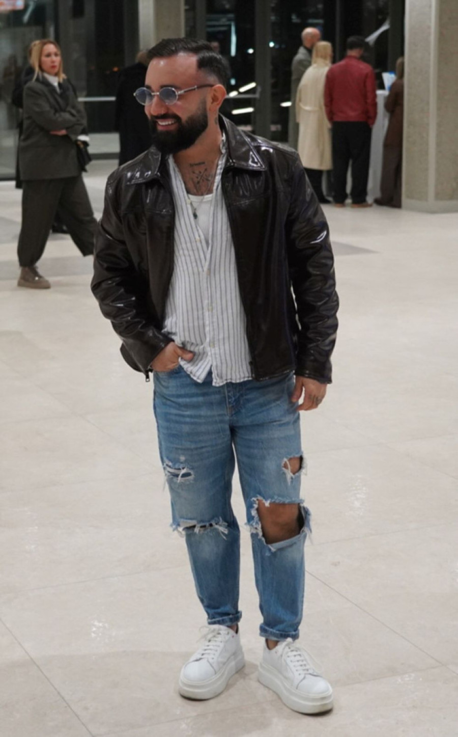 Pevač otvoreno o reketiranju na estradi! Spomenuo i Teu Tairović