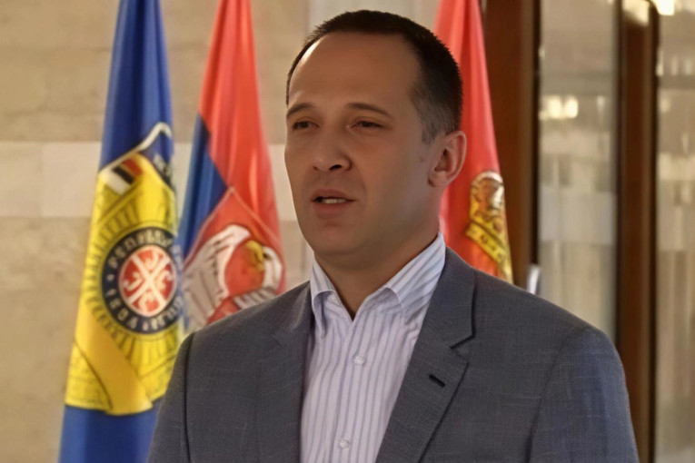 Užas na slavi u Kruševcu: Potukli se, pa potegao pištolj, mladić ranjen u stomak!