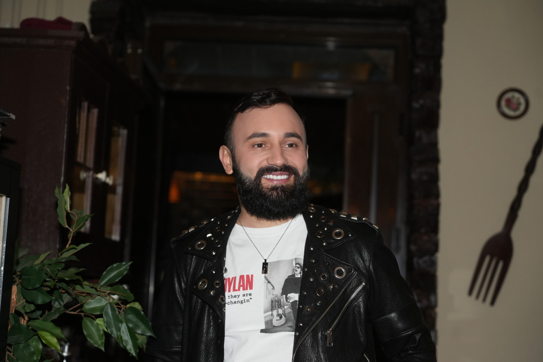 Pevač otvoreno o reketiranju na estradi! Spomenuo i Teu Tairović