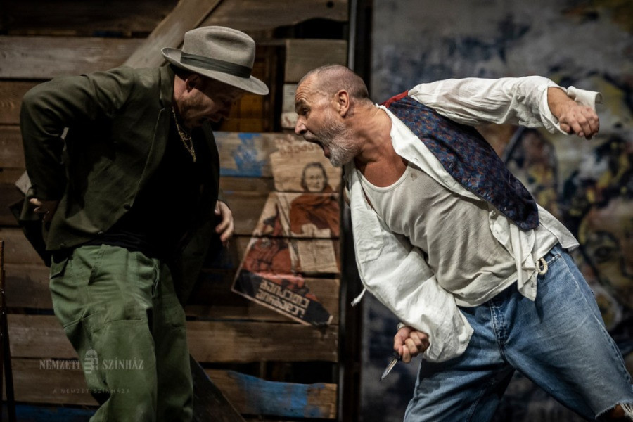 Ne preporučuje se mlađima od 14 godina: Potresna Brehtova drama na sceni Narodnog pozorišta (FOTO)