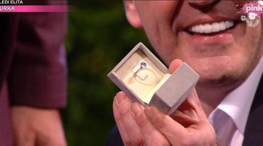 Kasper verio Minu Kostić, sad stižu prve čestitke od njenih kolega! Evo i kako izgleda prsten (FOTO)