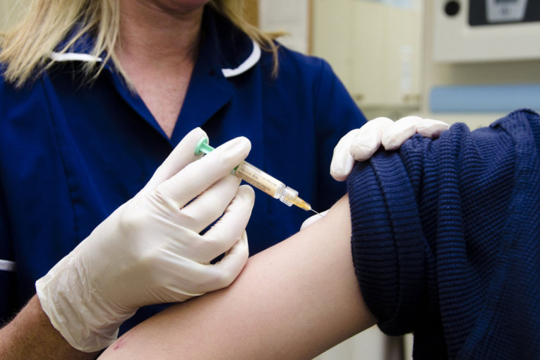 Meningitis hara Britanijom: Dvoje mrtvih, studenti prvi na udaru!