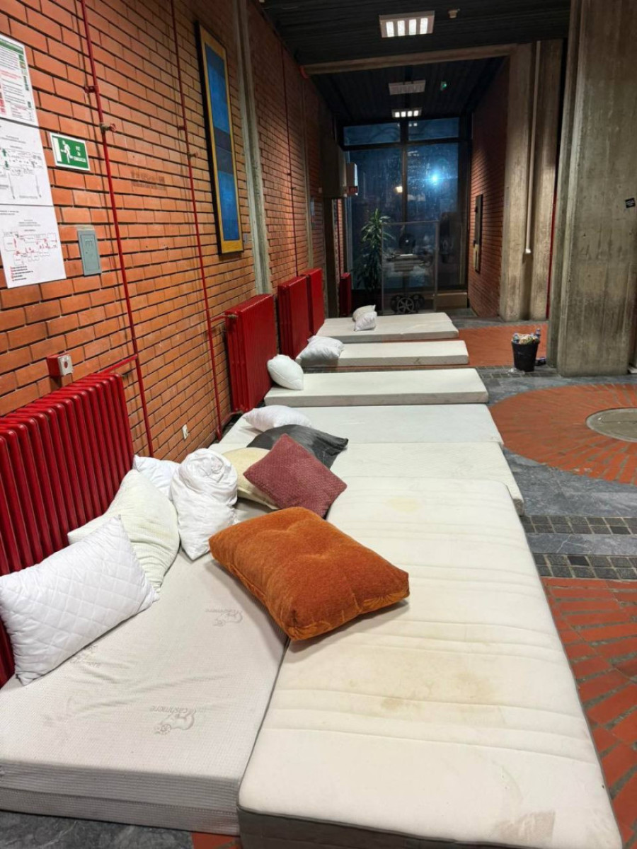 Neverovatne scene na Filozofskom fakultetu! Blokaderi se ponovo pretvaraju u štrokadere! (FOTO/VIDEO)