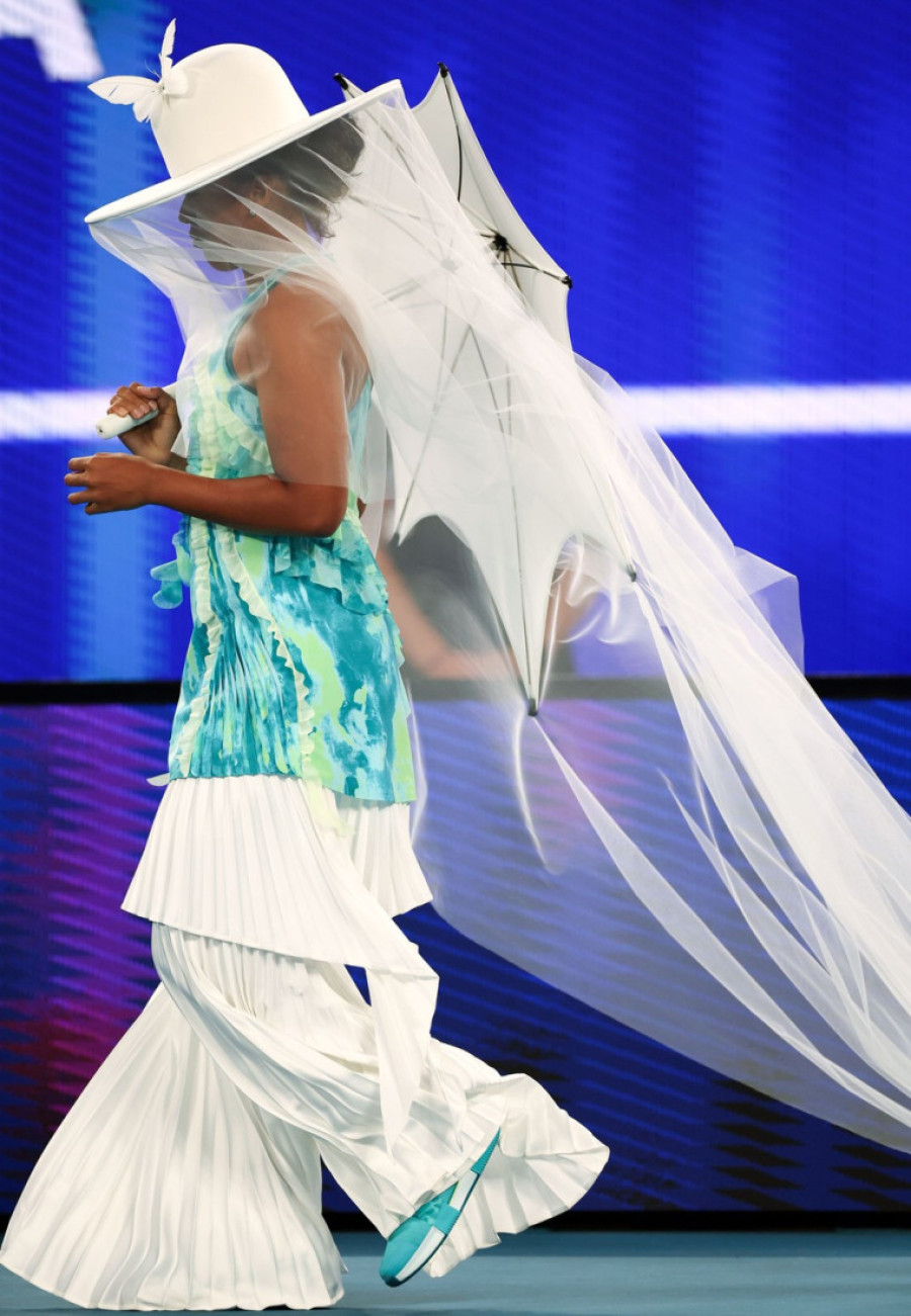 Poeni za stil: Kako Naomi Osaka briše granice između tenisa i visoke mode, pretvarajući teren u pozornicu (FOTO)