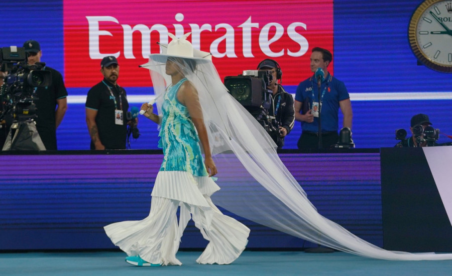 Poeni za stil: Kako Naomi Osaka briše granice između tenisa i visoke mode, pretvarajući teren u pozornicu (FOTO)