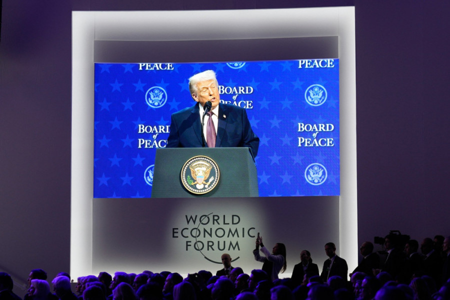 Cifra veća od nečije plate: Evo koliko koštaju Makronove naočare o kojima svi pričaju