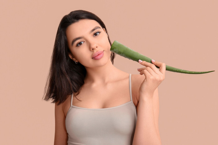 Većina žena ovo ne zna: Dug let avionom može da izazove akne, ali doktorka Maja zna rešenje za to!