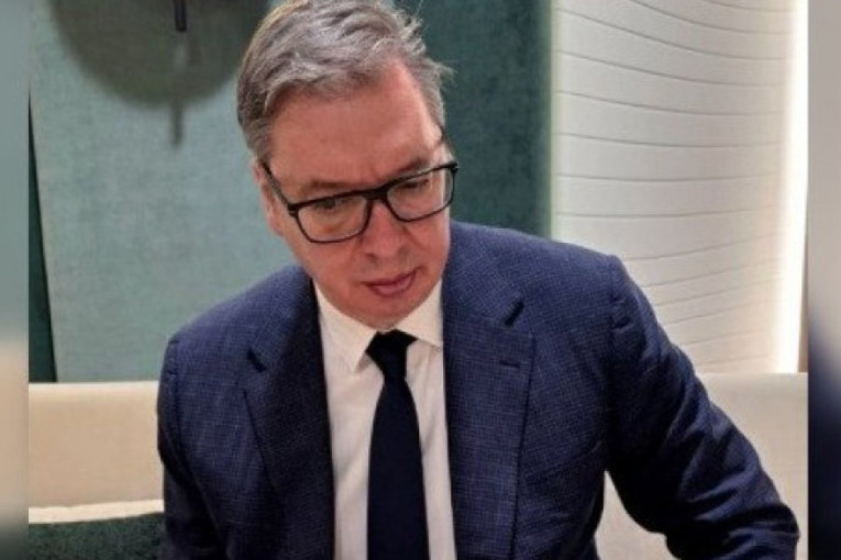 Oglasio se predsednik Vučić: "Politika je politika, a sad da vidimo od čega se živi" (FOTO)