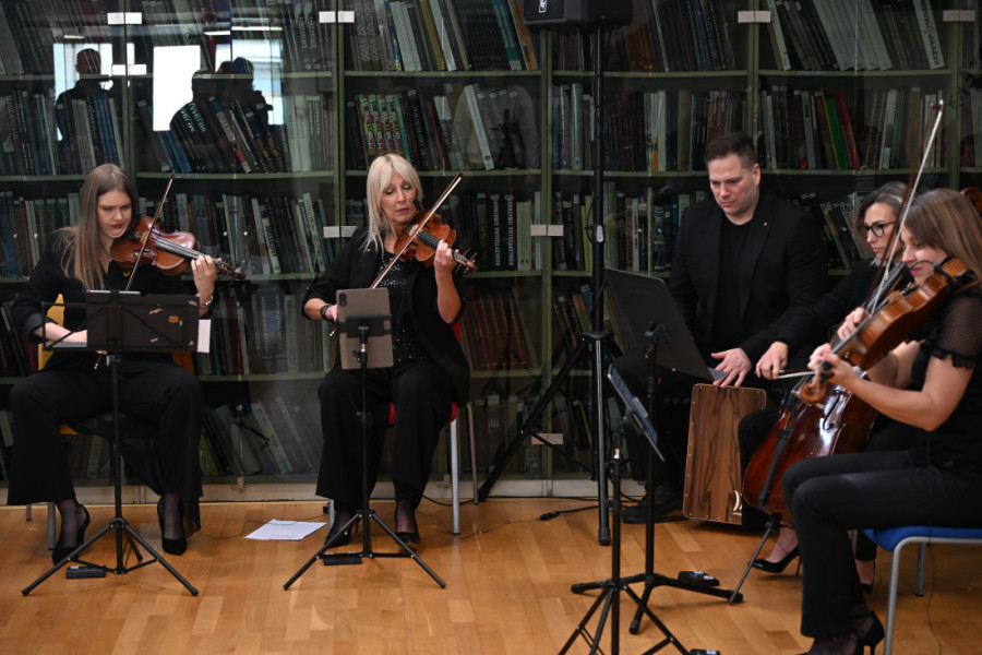 Biblioteka grada Beograda proslavila 98. rođendan: Dodeljene nagrade i otkriven najčitaniji naslov u prošloj godini (FOTO)