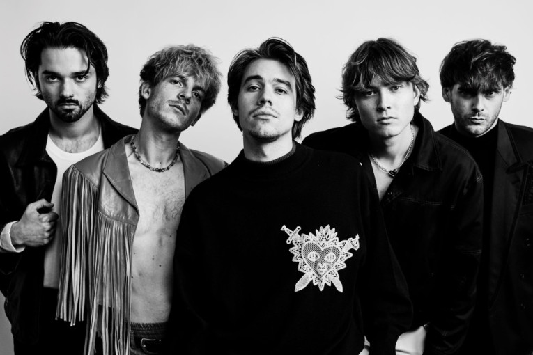 "Beograde, spremi se za veče koje ćemo pamtiti zauvek": Joker Out velikim koncertom obeležava 10 godina karijere (FOTO/VIDEO)