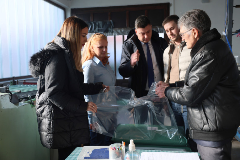 Ministarka Mesarović u poseti Lučanima, Sevojnu i Bajinoj Bašti: Obišla privrednike, porodične firme i višečlane porodice!