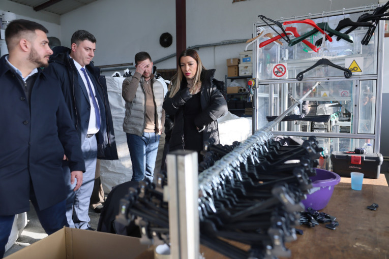 Ministarka Mesarović u poseti Lučanima, Sevojnu i Bajinoj Bašti: Obišla privrednike, porodične firme i višečlane porodice!