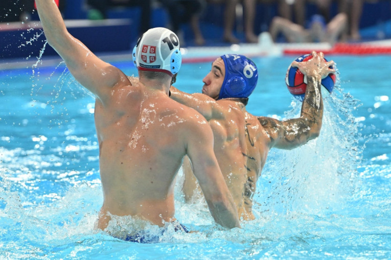 Srbija osigurala medalju na EP! Delfini u Areni napadaju evropski tron!