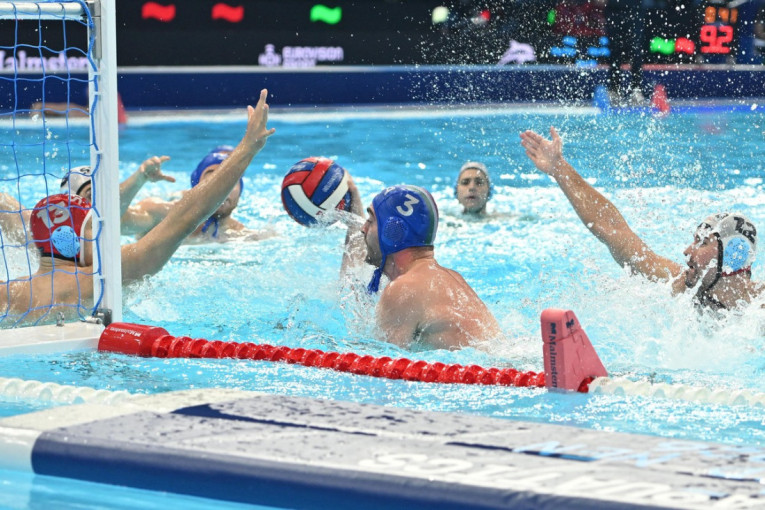 Srbija osigurala medalju na EP! Delfini u Areni napadaju evropski tron!