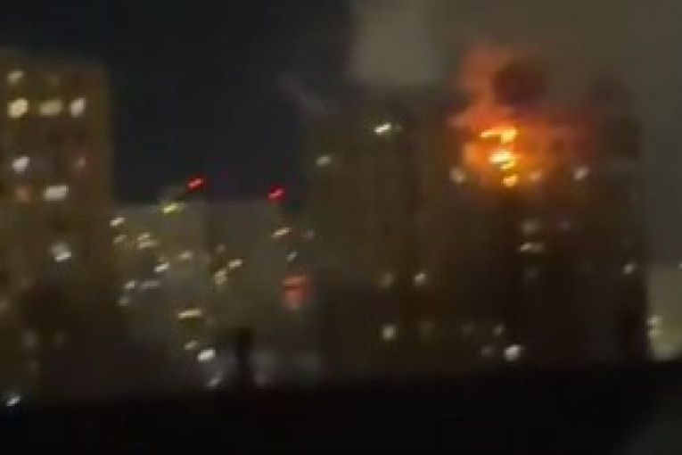 Eksplozija u Njujorku: Neboder u plamenu, strahuje se da ima žrtava (VIDEO)