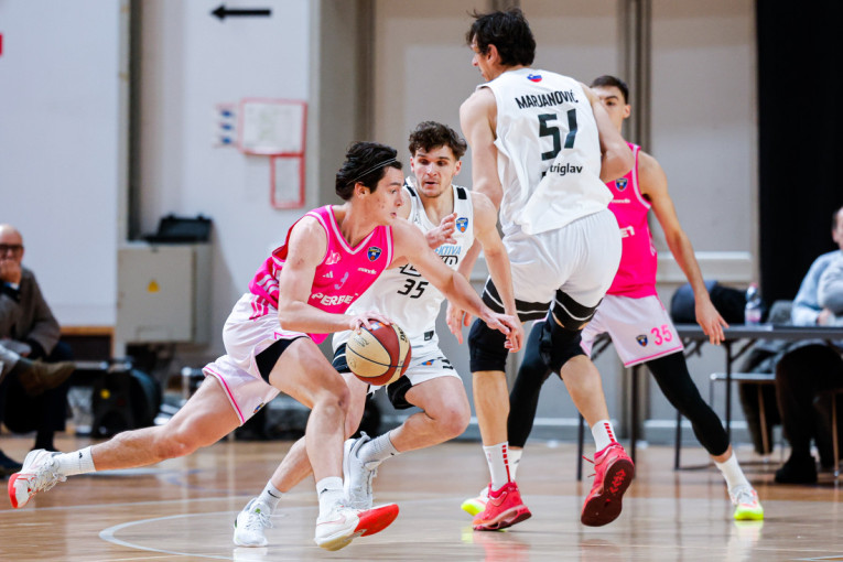 Mega slavila u Ljubljani: Srpski "vrtić" savladao Iliriju!