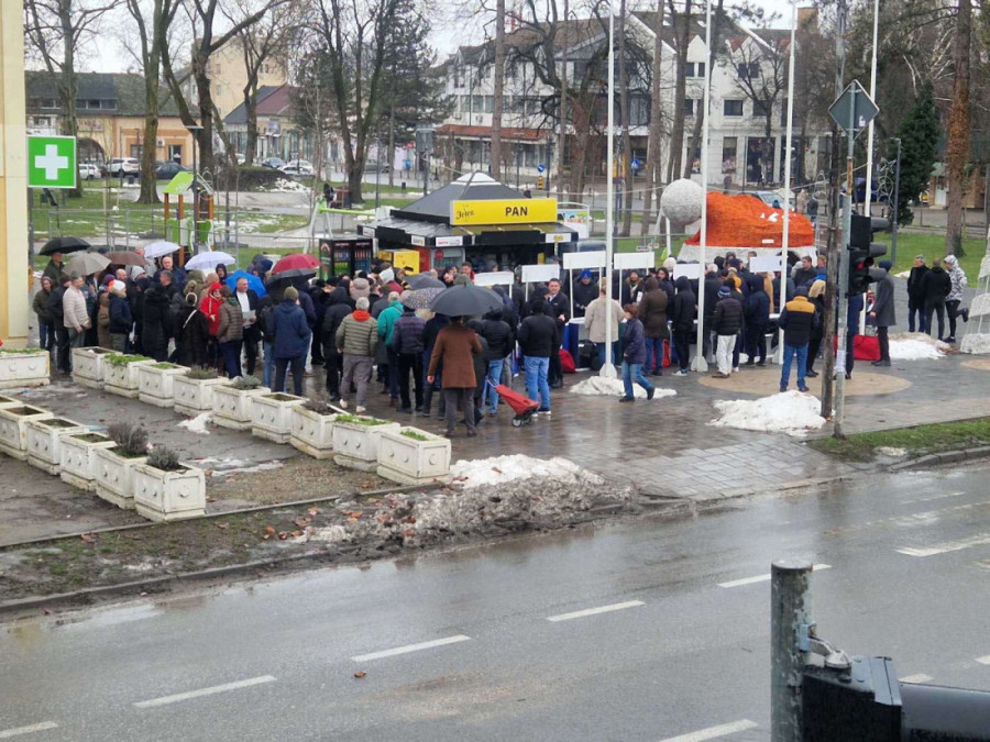 Kula jača od rušilačke falange! Građani slomili blokaderski performans - rečeno "ne" okupatorima u pokušaju (FOTO/VIDEO)