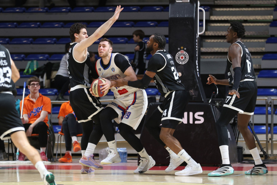 Valjak nastavio da melje na Jadranu! Partizan ponovo bolji od Igokee!