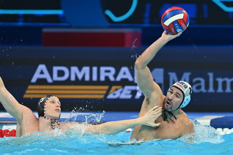 Delfini na evropskom tronu! Olimpijski šampion stavio i kontinentalnu krunu!