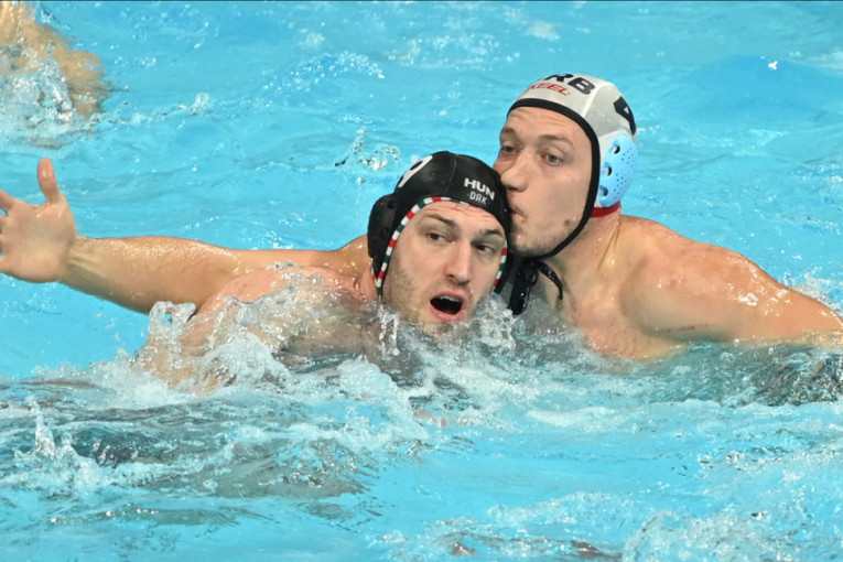 Delfini na evropskom tronu! Olimpijski šampion stavio i kontinentalnu krunu!