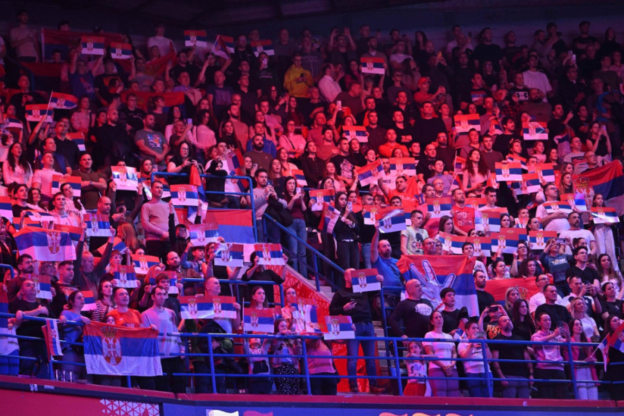 Ovo su žene naših zlatnih vaterpolista: Ne zna se koja je lepša! Ovako su slavile pobedu Srbije (FOTO)