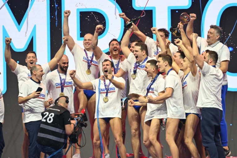 Obećano - ispunjeno! Država isplatila nagrade vaterpolistima za evropsko zlato!