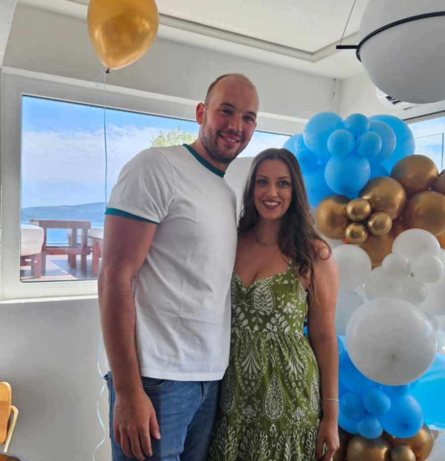 Ovo su žene naših zlatnih vaterpolista: Ne zna se koja je lepša! Ovako su slavile pobedu Srbije (FOTO)