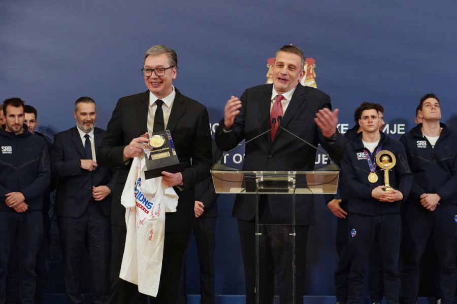 Vučić organizovao prijem za zlatne delfine: Znao sam koje su probleme imali naši vaterpolisti (FOTO/VIDEO)