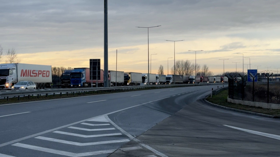 "Evropo, izvoli, roba ti je na granicama": Kamioni blokirali granične prelaze ka Šengenu