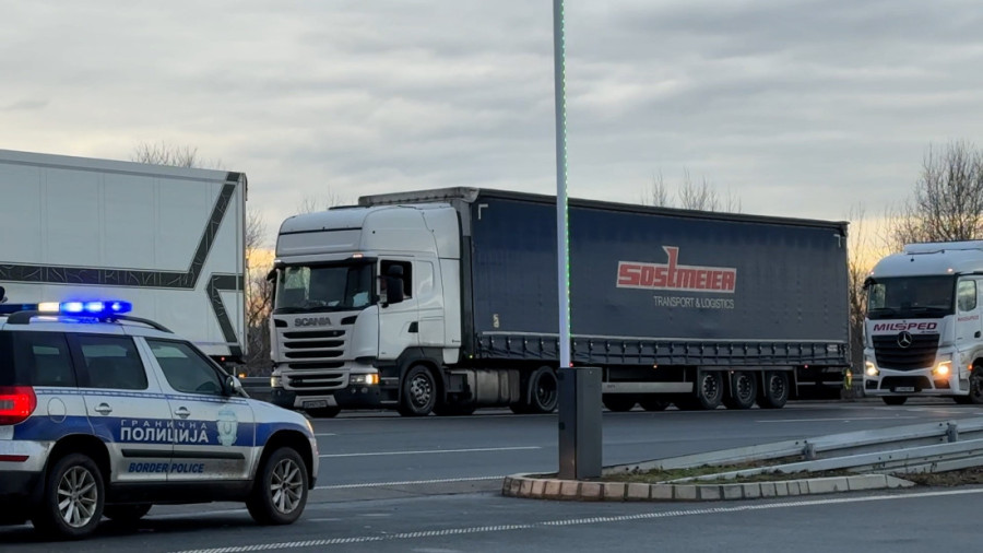 "Evropo, izvoli, roba ti je na granicama": Kamioni blokirali granične prelaze ka Šengenu