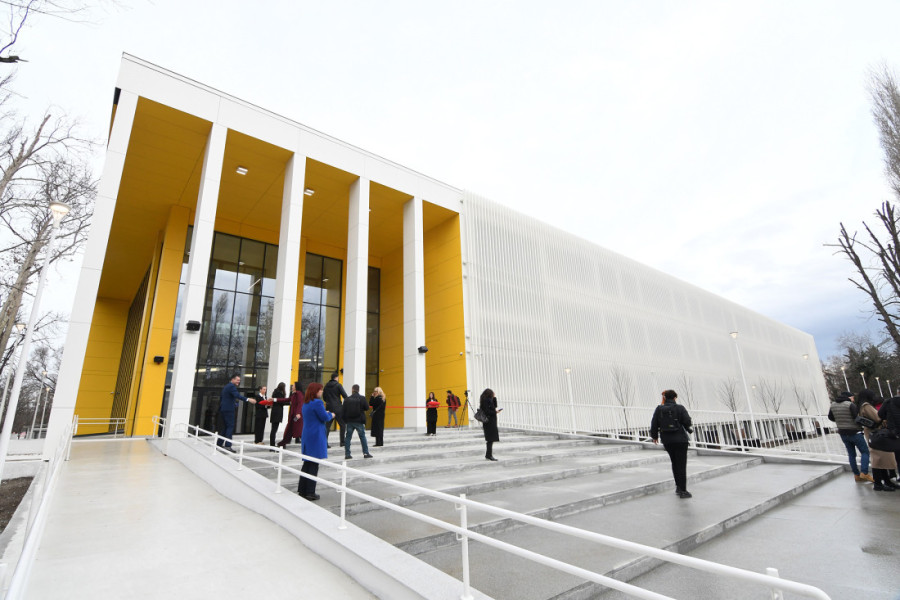 Otvorena novoizgrađena OŠ “Miloš Crnjanski” u Novom Sadu! Broji 12.000 kvadrata (FOTO)