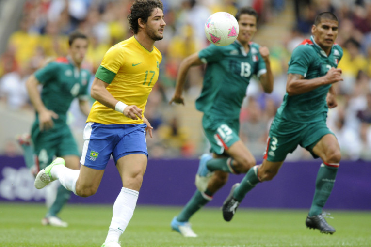 Pato kupuje klub u Engleskoj? Brazilac ne bi doneo samo kapital (FOTO)